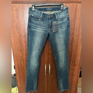NEW! Lucky Brand Jeans Sweet N Straight size 2/26R
